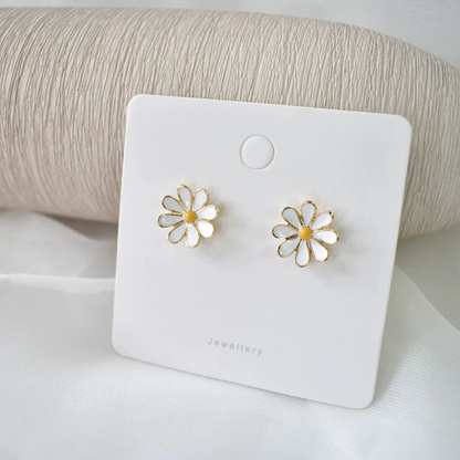 White Daisy Necklace/ Earrings/ Jewelry Set