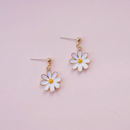 White Daisy Necklace/ Earrings/ Jewelry Set