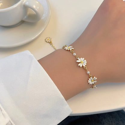 Daisy Bracelet, White Flower Chain Adjustable Bracelet