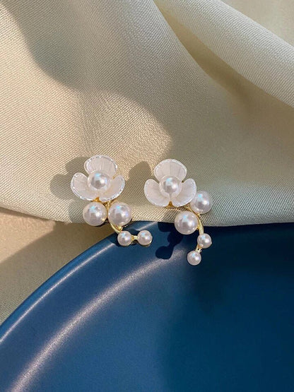 White Flower with Pearls Earrings