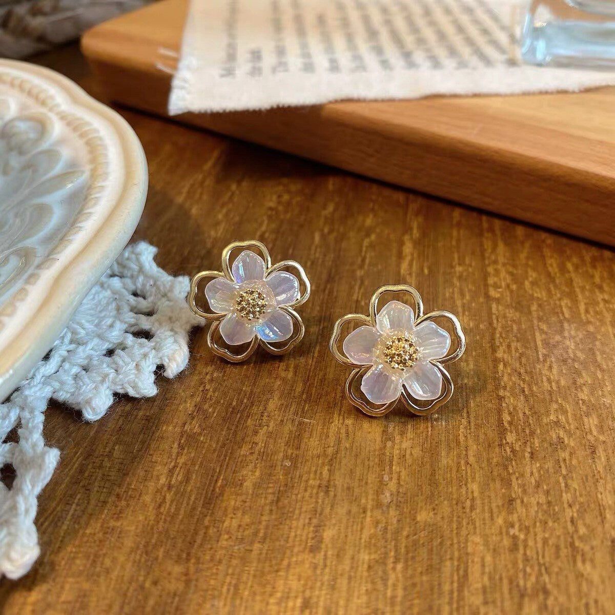 Daisy White Floral Classic Elegant Stud Earrings, Pierced/ Clip On