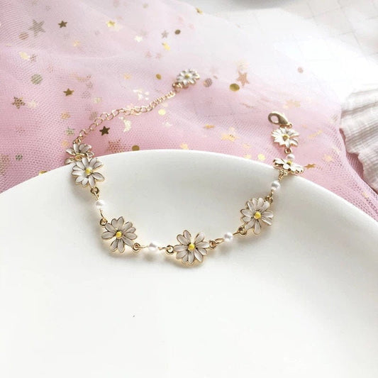 Daisy Bracelet, White Flower Chain Adjustable Bracelet