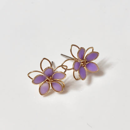 Lavender Purple Wire Flower Stud Earrings