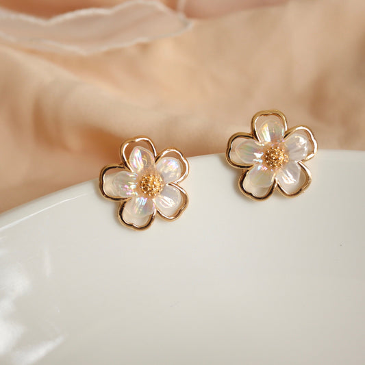 Daisy White Floral Classic Elegant Stud Earrings, Pierced/ Clip On