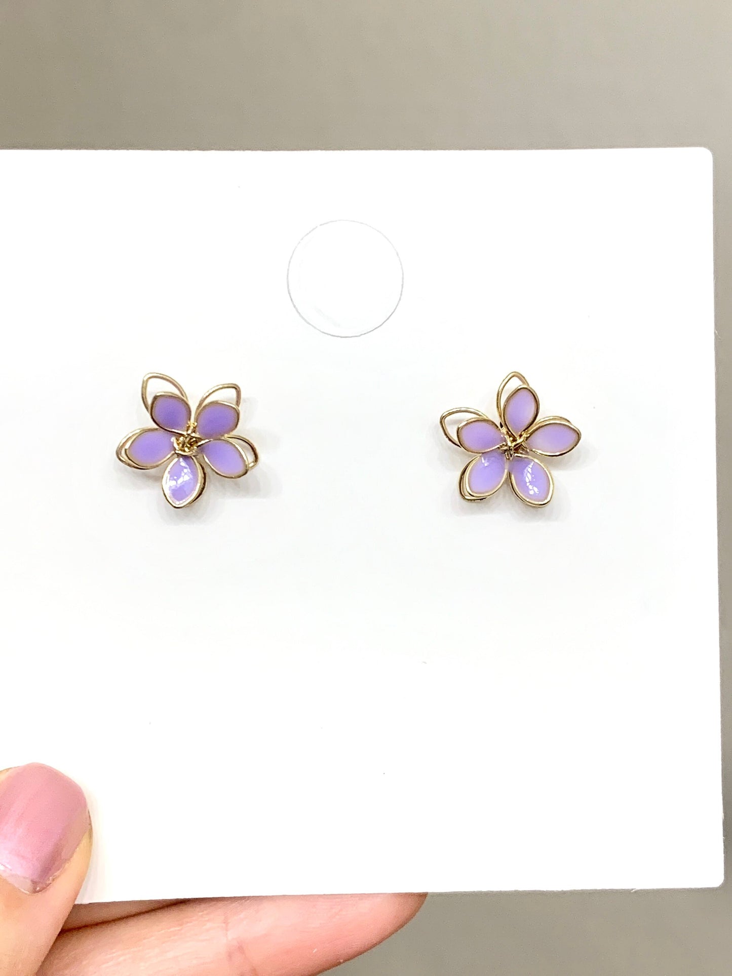 Lavender Purple Wire Flower Stud Earrings