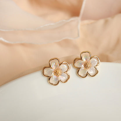 Daisy White Floral Classic Elegant Stud Earrings, Pierced/ Clip On