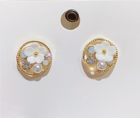 Vintage Inspired White Flower Stud Earrings