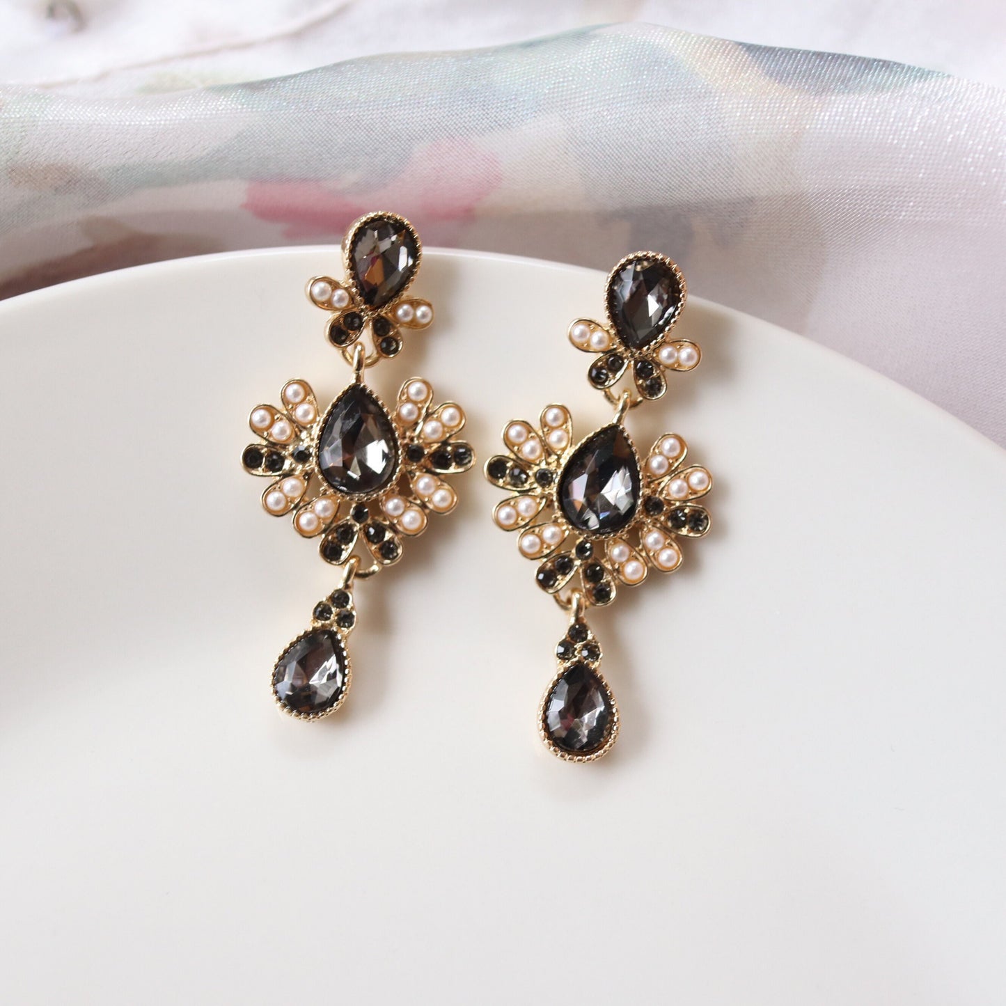 Gothic Vintage Lolita Black Crystal Earrings