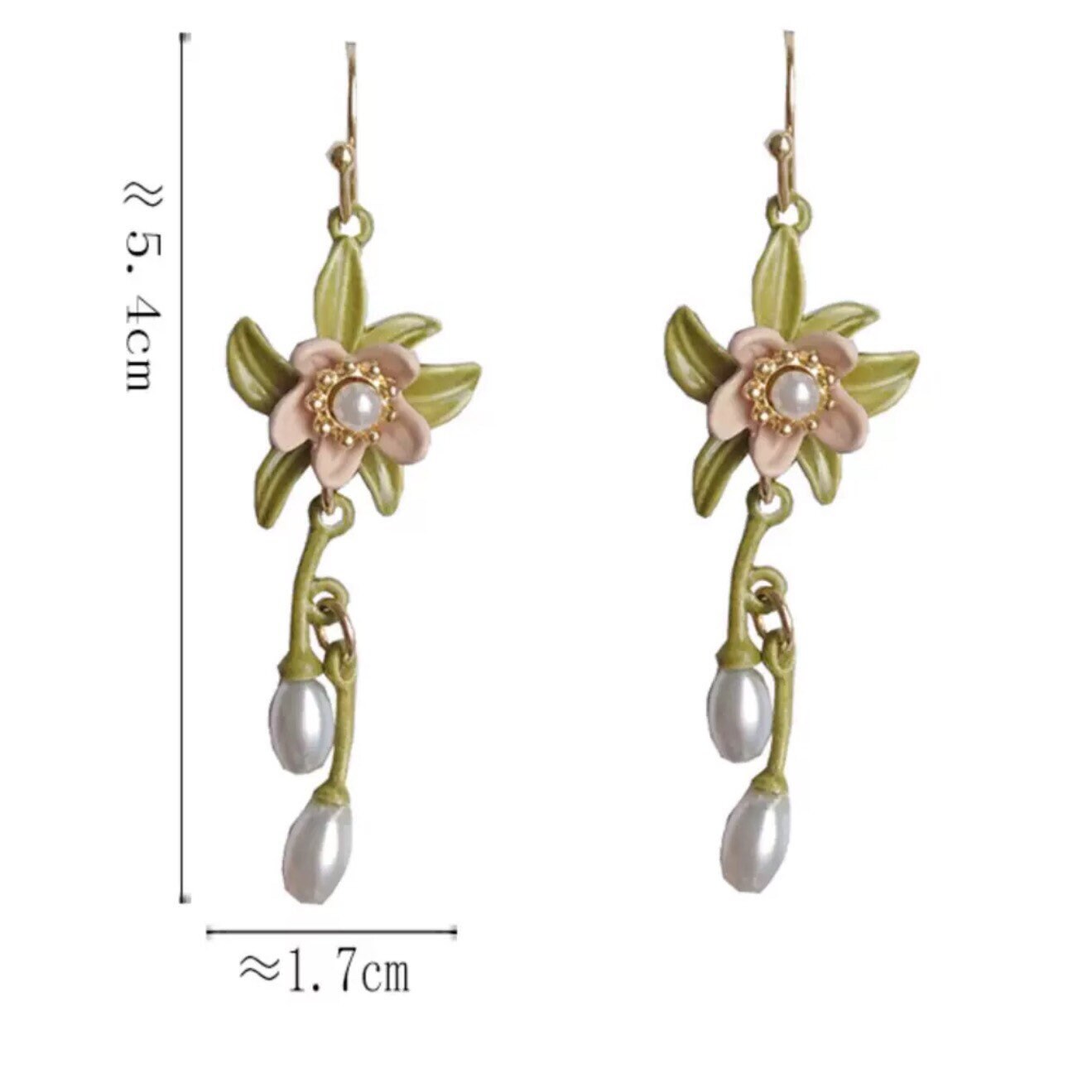 Beige Flower and Pearl Dangle Earrings