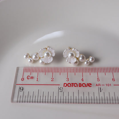 White Flower with Pearls Earrings